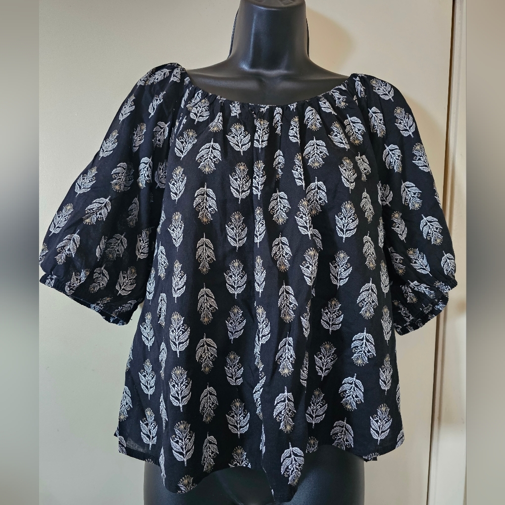 NWT Old Navy floral print blouse